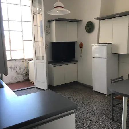 Davanti Al Mare Σαβόνα